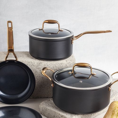 Olla con mango largo negro y copper 20 cm