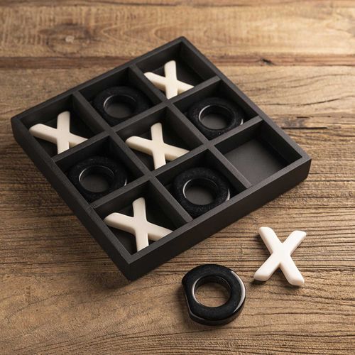 Juego tres en raya blanco y negro