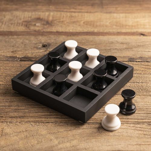 Juego ajedrez blanco y negro